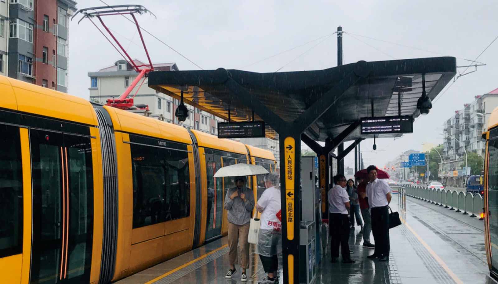Waarom zijn tramwielen 'onzichtbaar'? Onthulling van de kerntechnologie van trams met een lage vloer