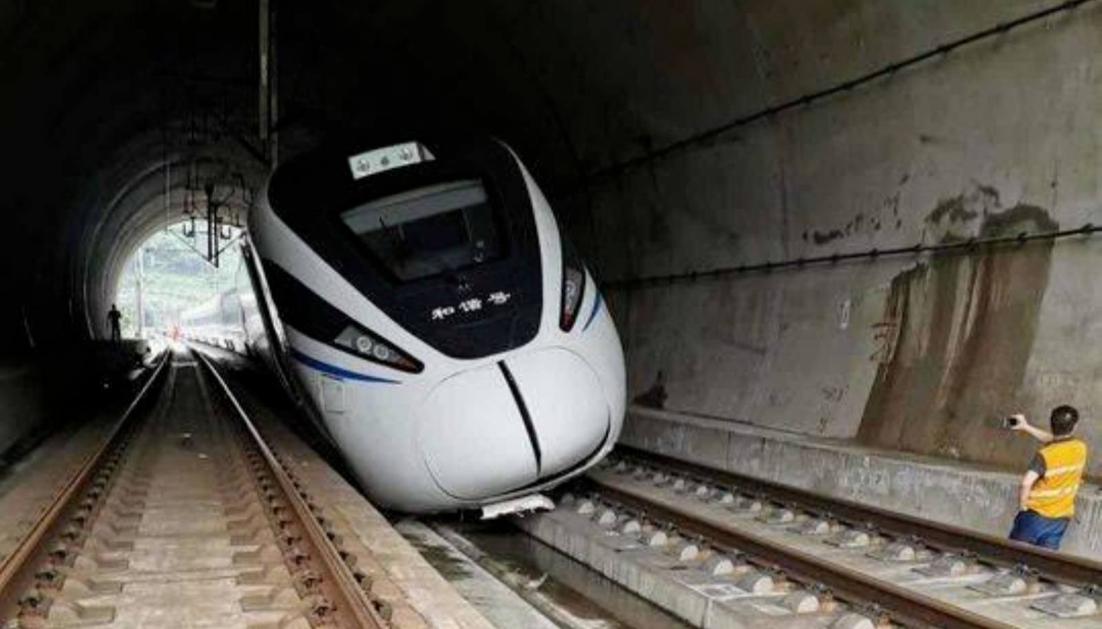 Waarom ontsporen treinen? Typen en oorzaken van treinontsporingen